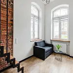 Loft City Center Apartments- Parking, Wifi, 24H Check-In