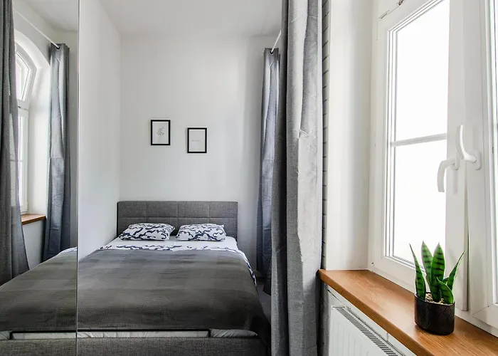 Loft City Center Apartments- Parking, Wifi, 24H Check-In