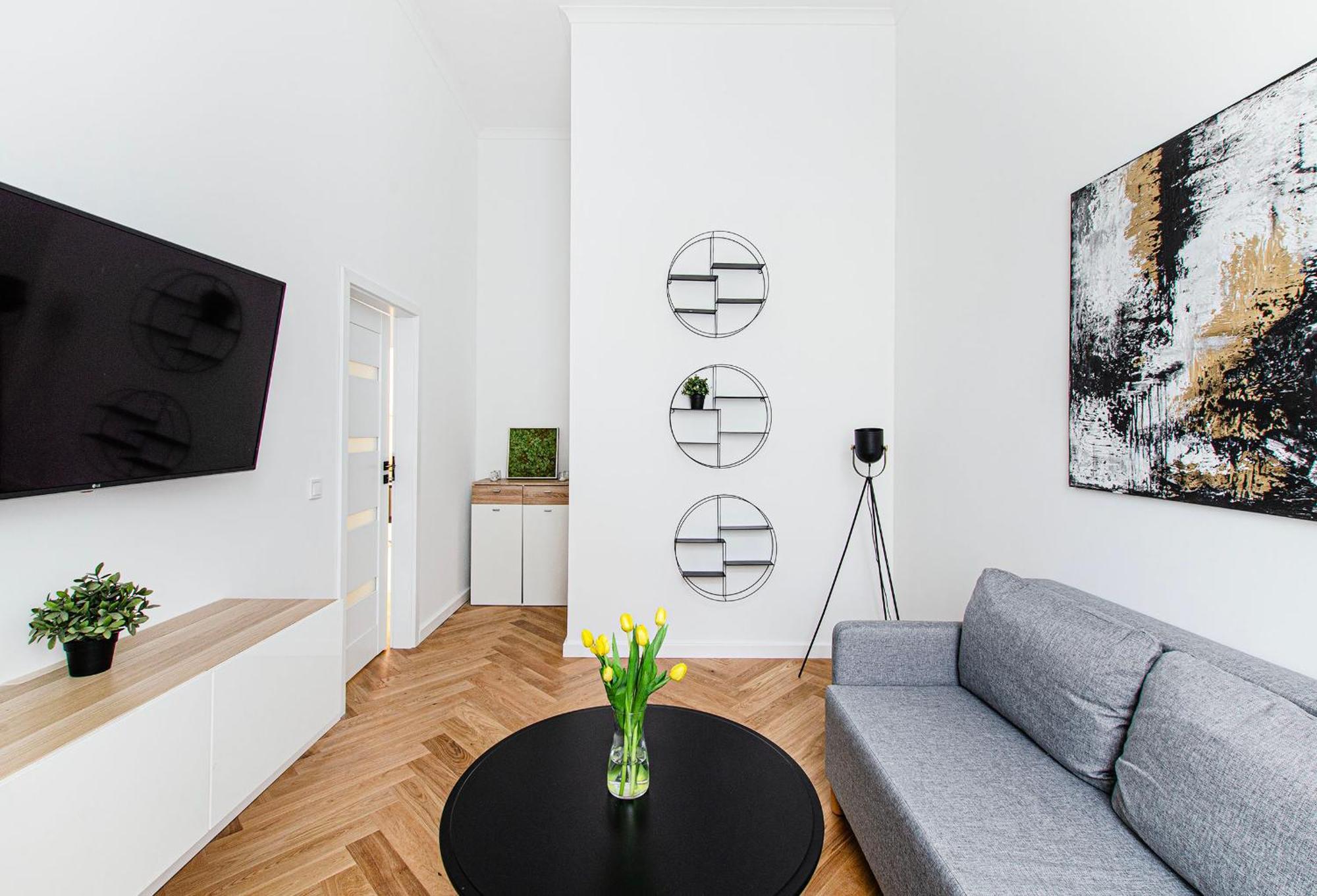 Loft Center Apartments- Parking, Wifi, 24h Check-in Apartment *