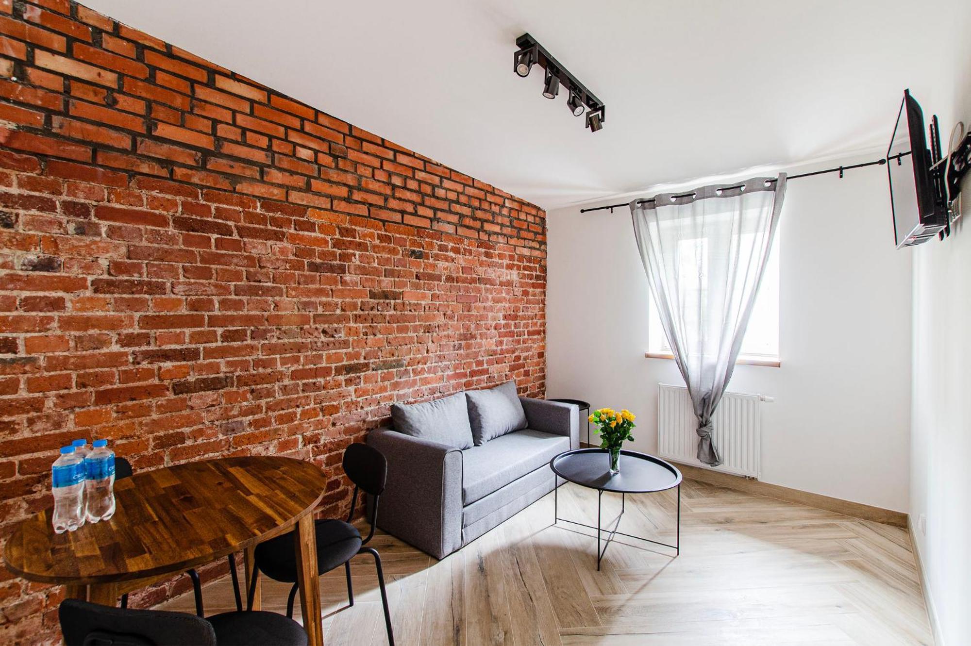 Loft Center Apartments- Parking, Wifi, 24h Check-in Apartment