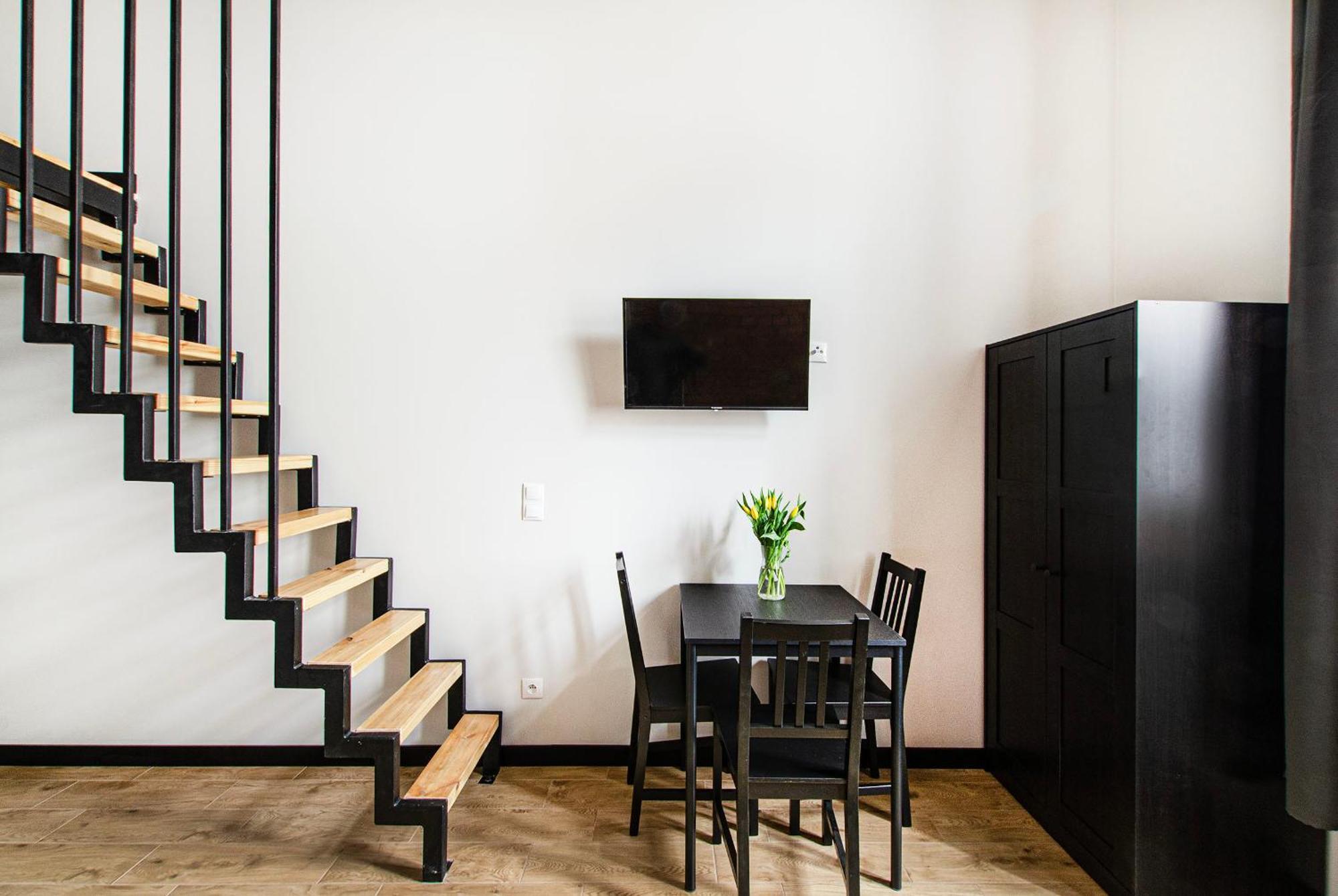 Loft Center Apartments- Parking, Wifi, 24h Check-in *
